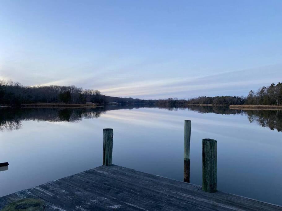 Вилла Luxury Modern Waterfront Retreat Montross Экстерьер фото